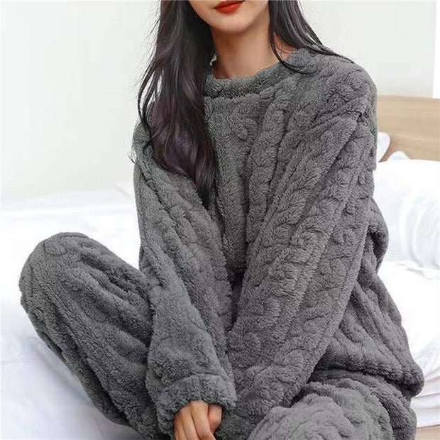 Fleece Pajama Set – Cozy Comfort and Warmth for Snuggly Nights