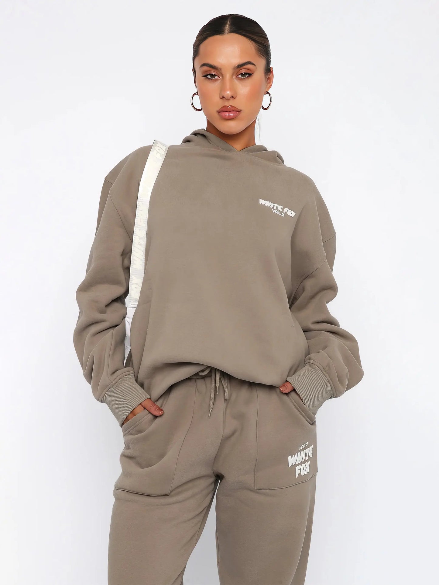 Ensemble de Survêtement Oversized en Coton pour Femme – Hoodie Spacieux et Joggers Tendance, Confort et Élégance Décontractée