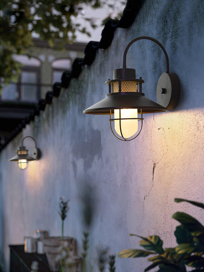 Lampe LED industrielle tout temps Felix – Parfaitement conçue pour vos besoins d'éclairage de terrasse et de jardin