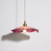 Charming Flower-Shaped Glass Pendant – Timeless Elegance in a Crystal-Clear Design