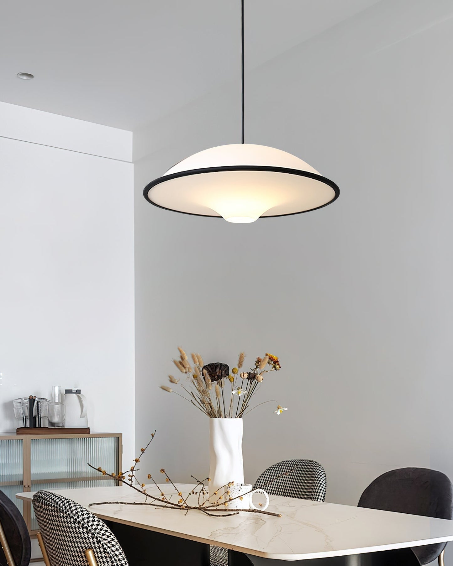 Suspension LED Fontana Élégante – Minimalisme Moderne Inspiré par les OVNI