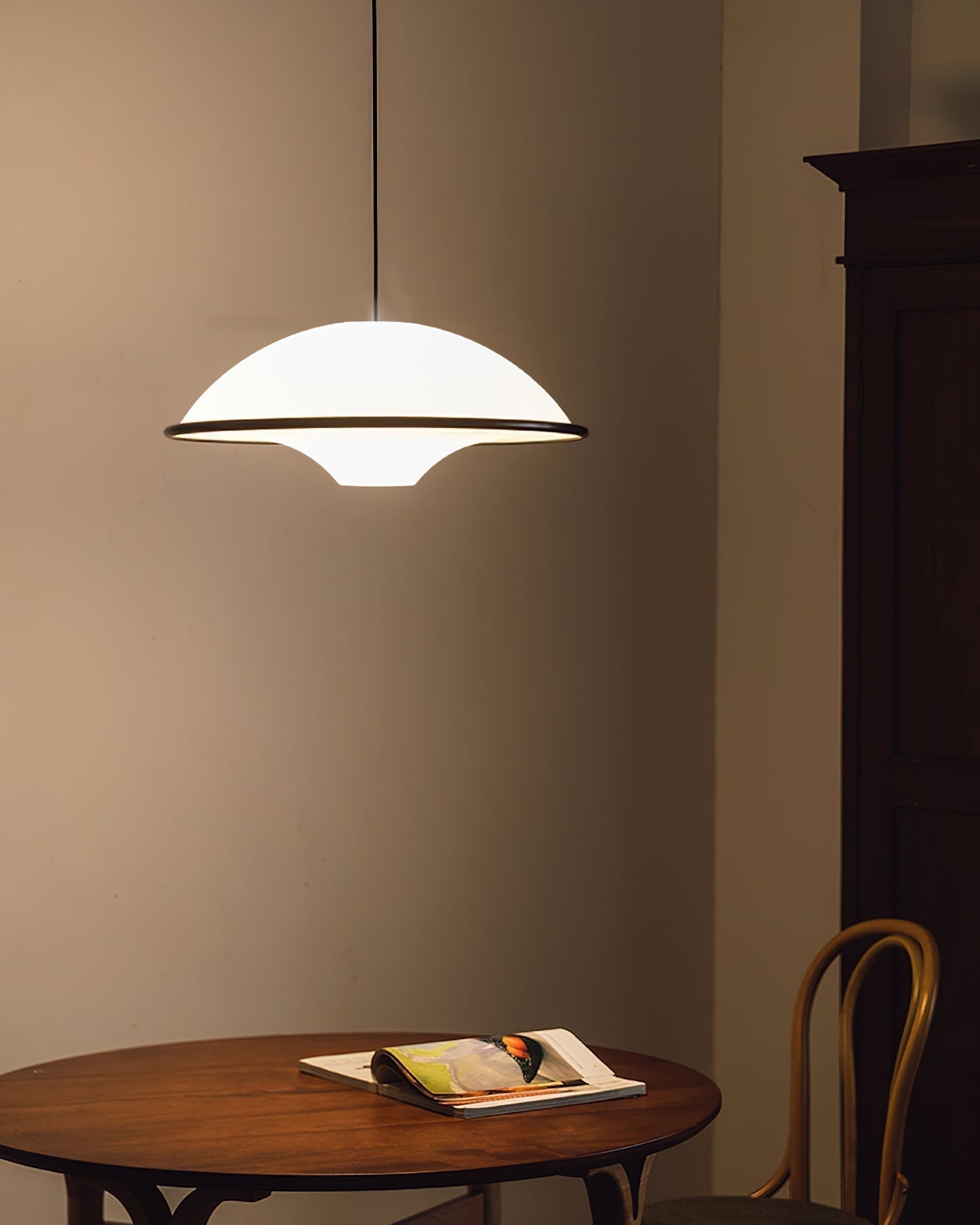 Suspension LED Fontana Élégante – Minimalisme Moderne Inspiré par les OVNI