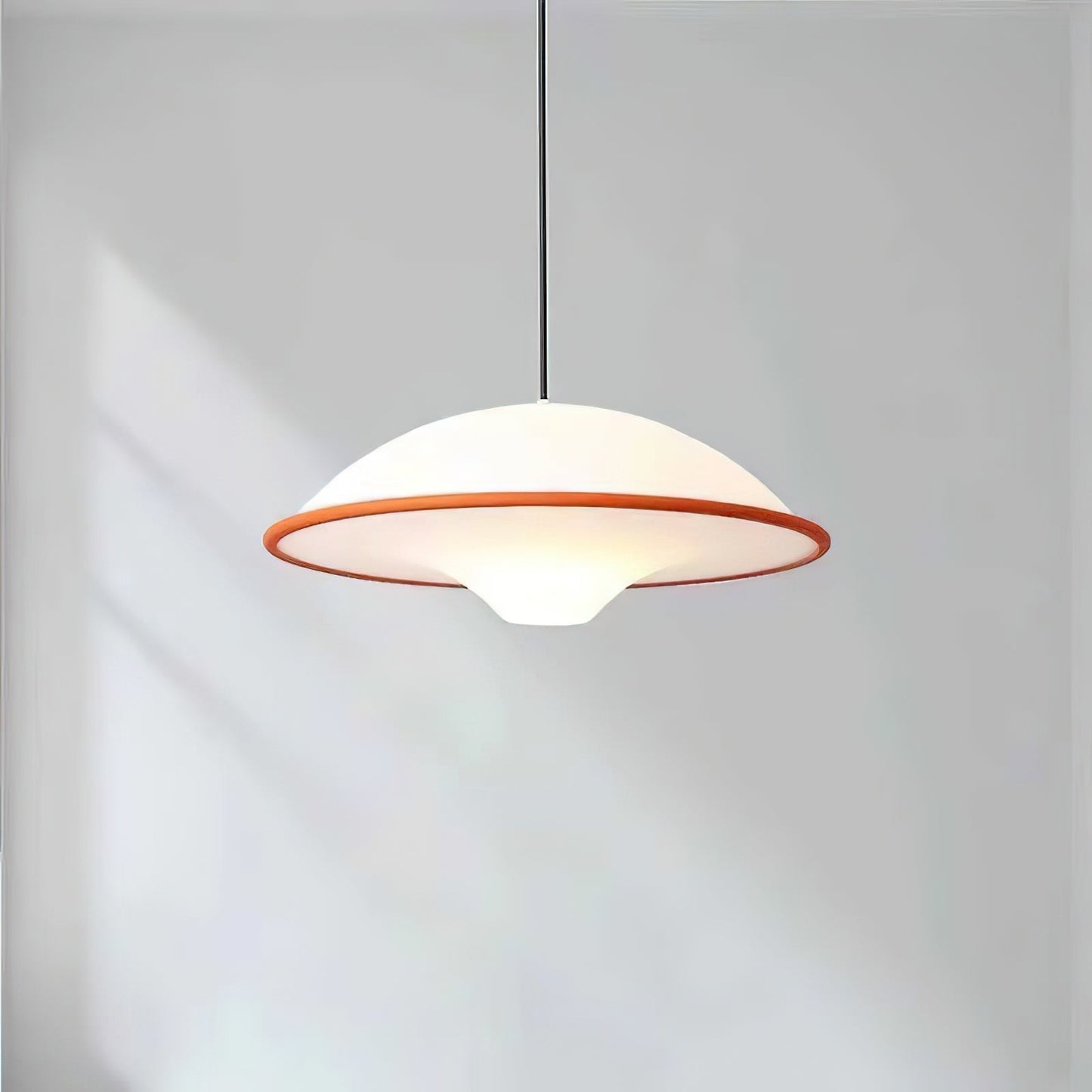 Suspension LED Fontana Élégante – Minimalisme Moderne Inspiré par les OVNI