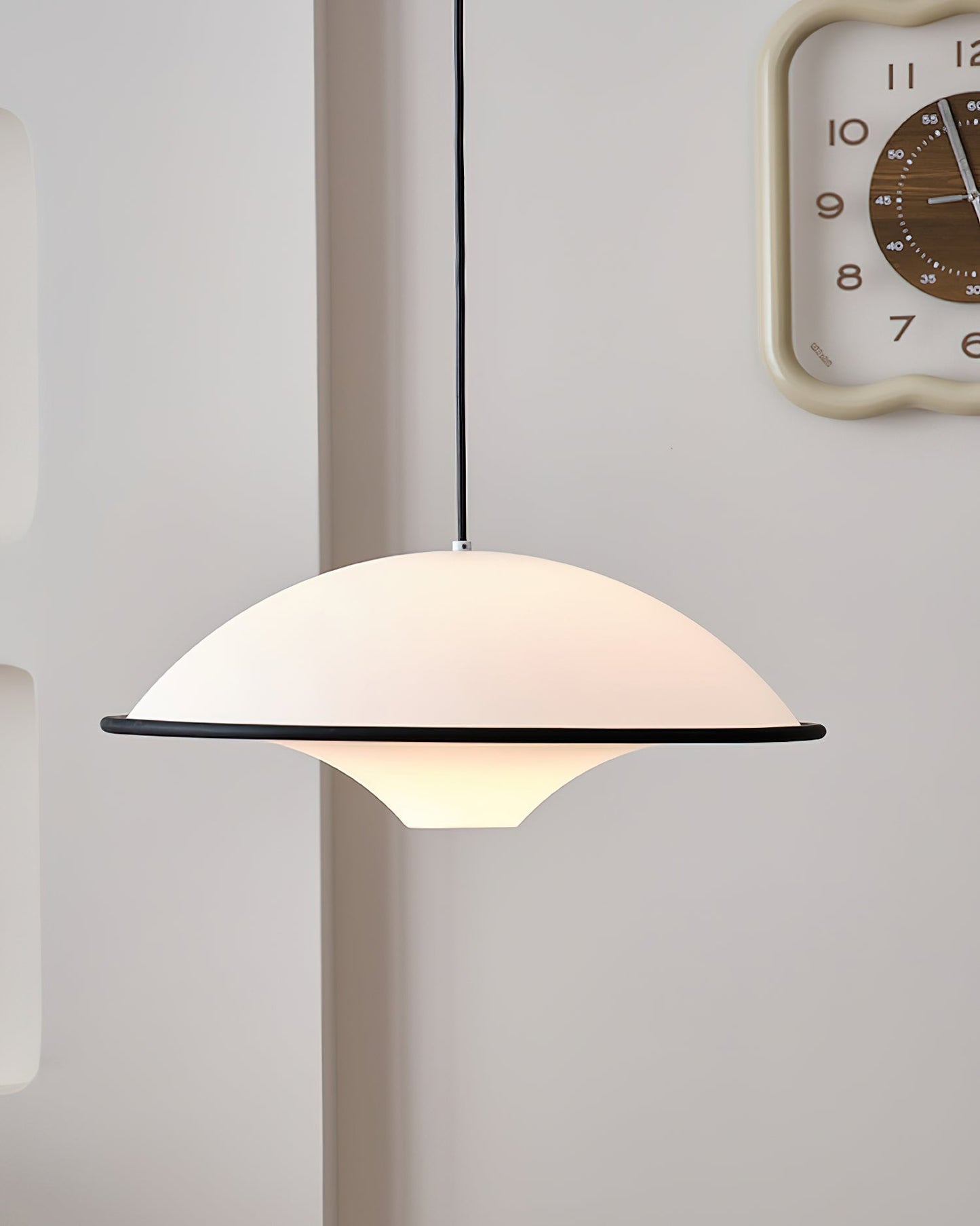 Suspension LED Fontana Élégante – Minimalisme Moderne Inspiré par les OVNI