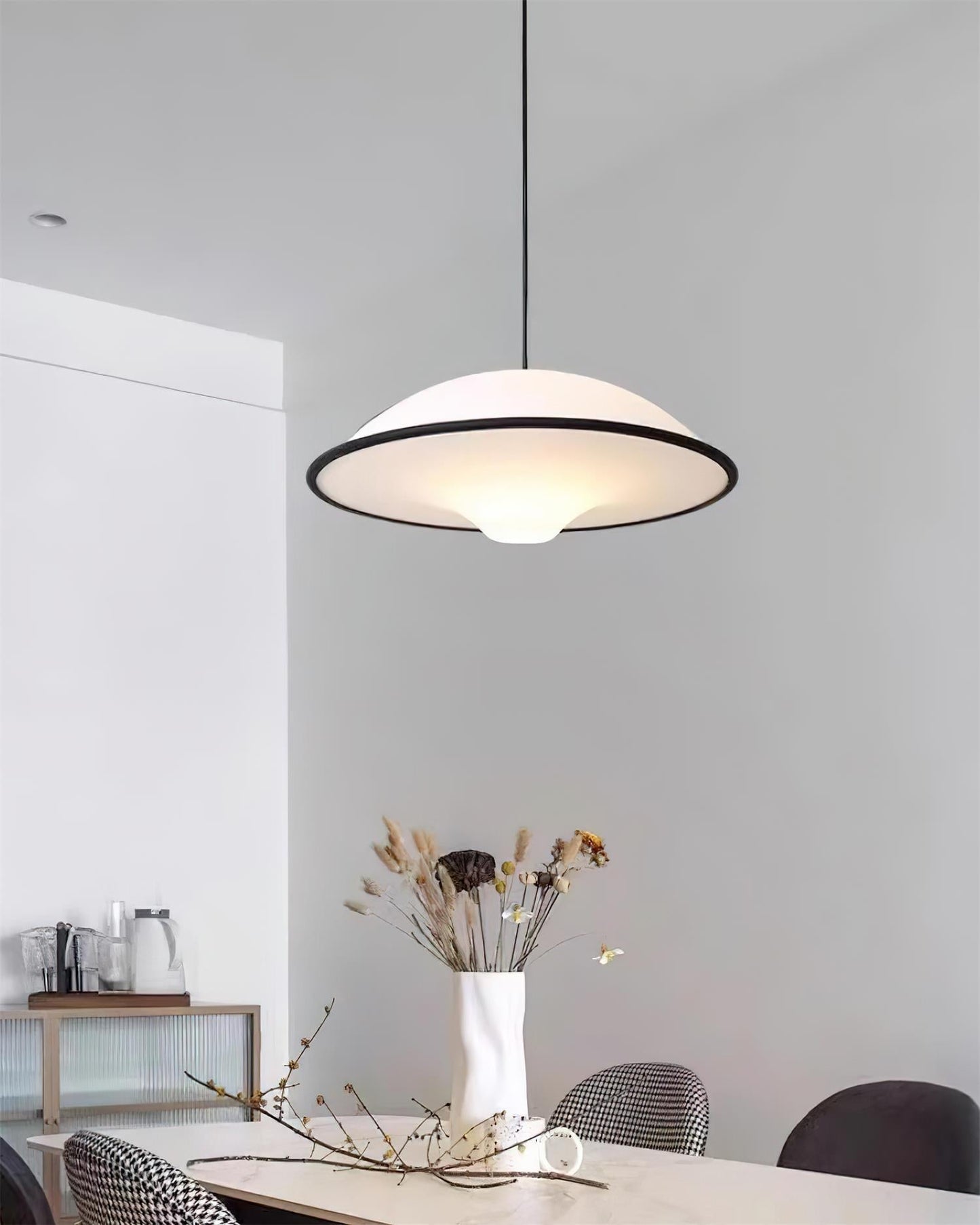 Suspension LED Fontana Élégante – Minimalisme Moderne Inspiré par les OVNI