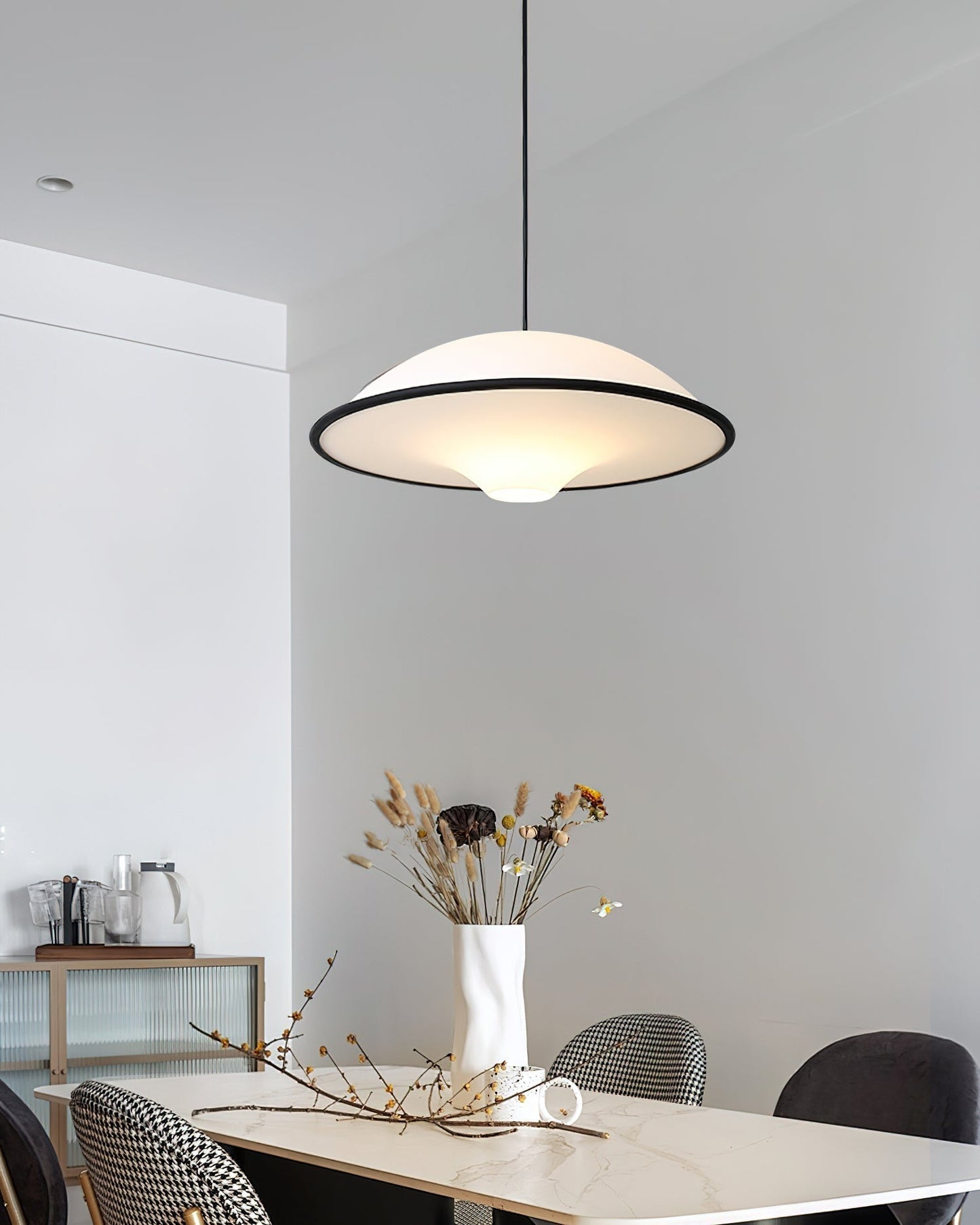 Suspension LED Fontana Élégante – Minimalisme Moderne Inspiré par les OVNI