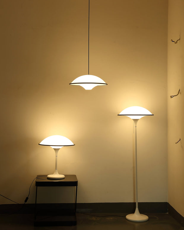 Lampadaire vintage floral charmant – Artisanat exquis en fer, cristal et verre