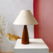 Solid wood table lamp with elegant 1950s design – A timeless addition to your decor