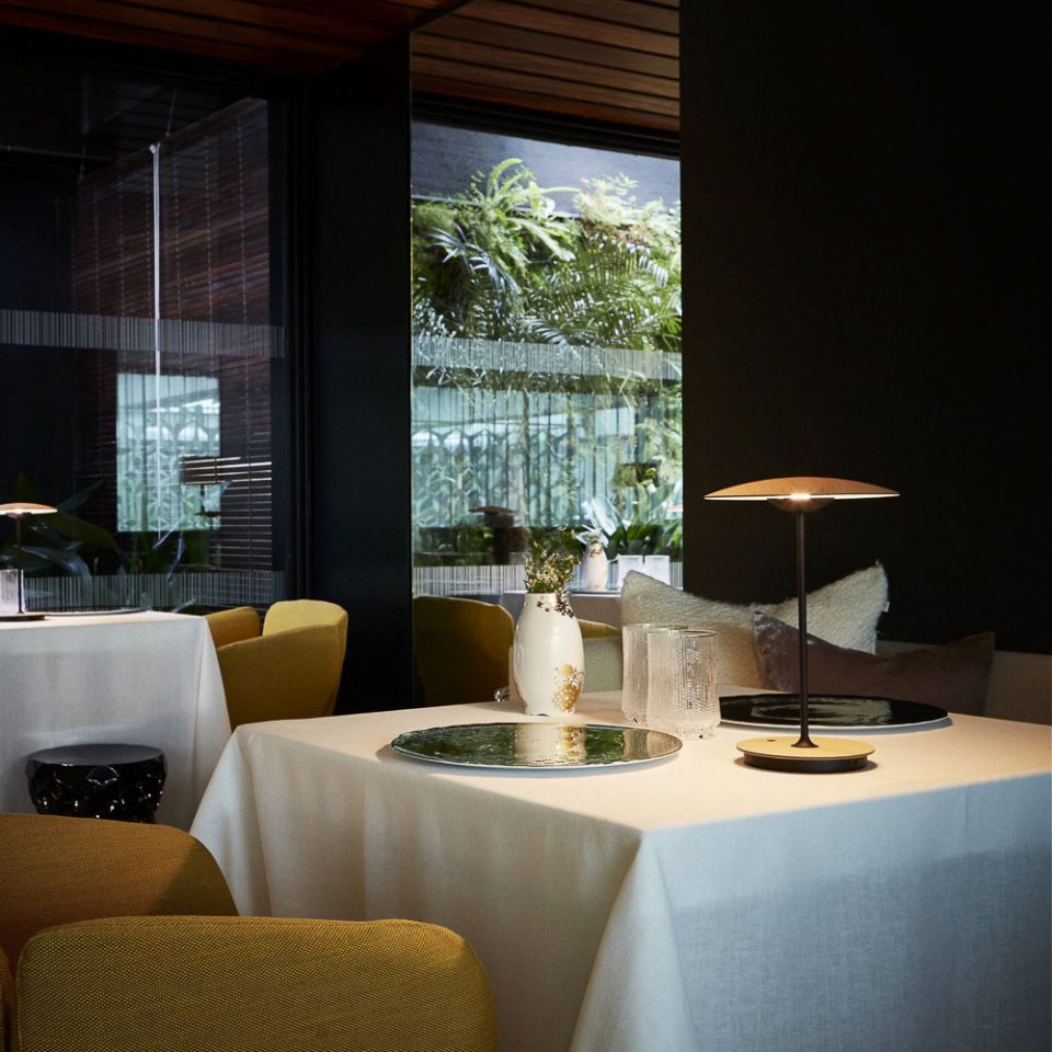 Lampe de table Marset Ginger – Design en métal chic avec éclairage LED intégré