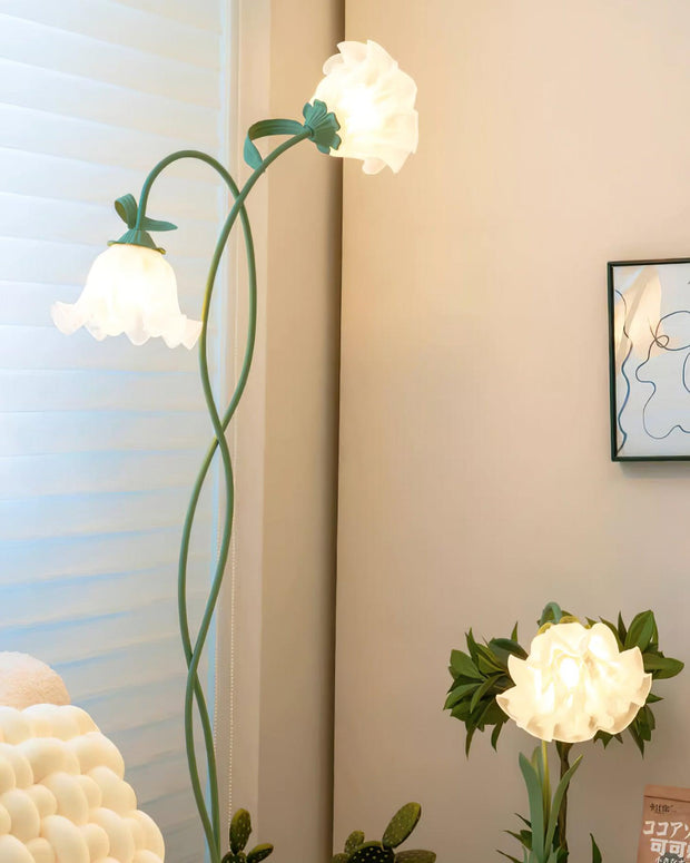 Elegant Calla Lily Floor Lamp – A Touch of Sophistication for Your Space