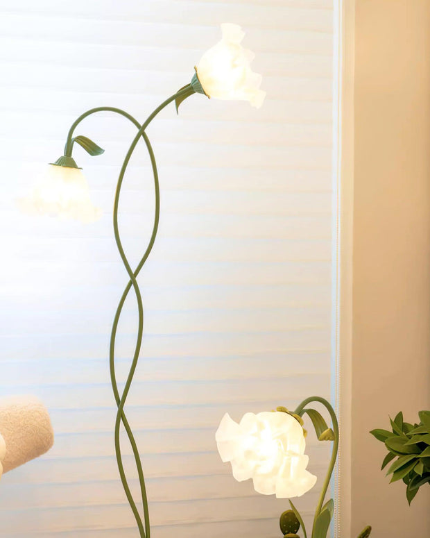 Elegant Calla Lily Floor Lamp – A Touch of Sophistication for Your Space