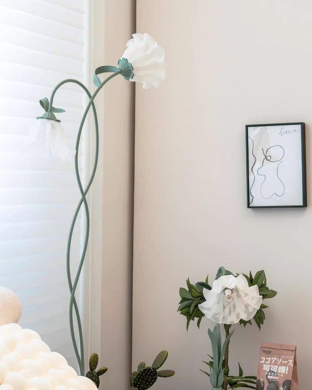 Elegant Calla Lily Floor Lamp – A Touch of Sophistication for Your Space