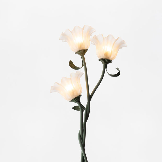Elegant Calla Lily Floor Lamp – A Touch of Sophistication for Your Space