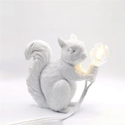 Charming Nordic squirrel table lamp – Whimsical design for warm ambient lighting