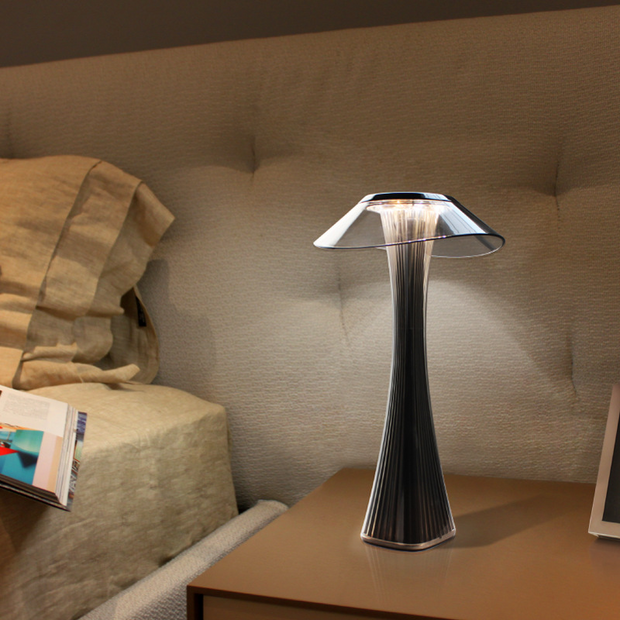 Sophisticated crystal table lamp – Elegant LED lighting with adjustable brightness
