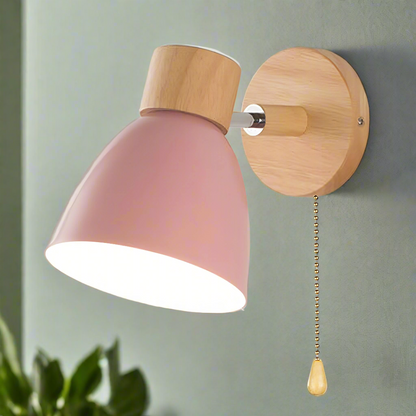 Elegante noordelijke houten wandlamp - Hedendaags ontwerp met praktische trekkoordschakelaar en verfijnde afwerking