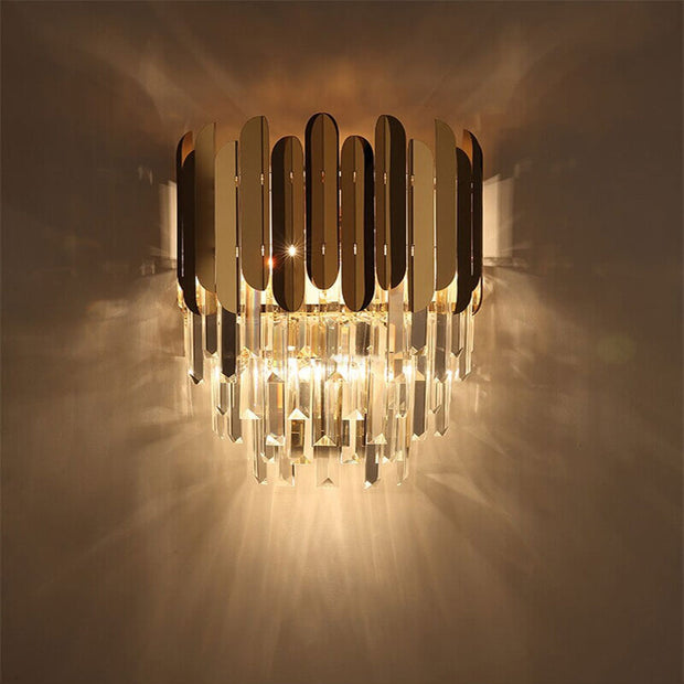 Stainless steel and elegant glass wall sconce – A modern and stylish lighting solution for contemporary spaces