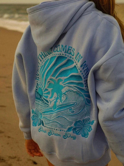 Hoodie Abigail avec Broderie Tropicale – Confort Décontracté et Élégance