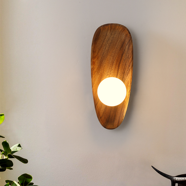 Elegant natural wood wall sconce – Embrace modern elegance with a warm organic ambiance