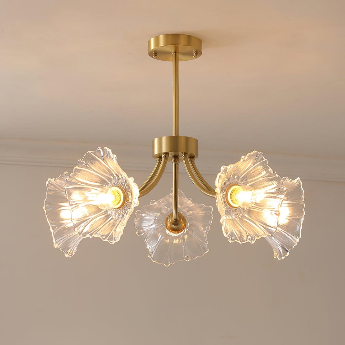 Superb Glass and Brass Chandelier Kalin – Exquisite Floral Elegance for Your Living and Dining Spaces