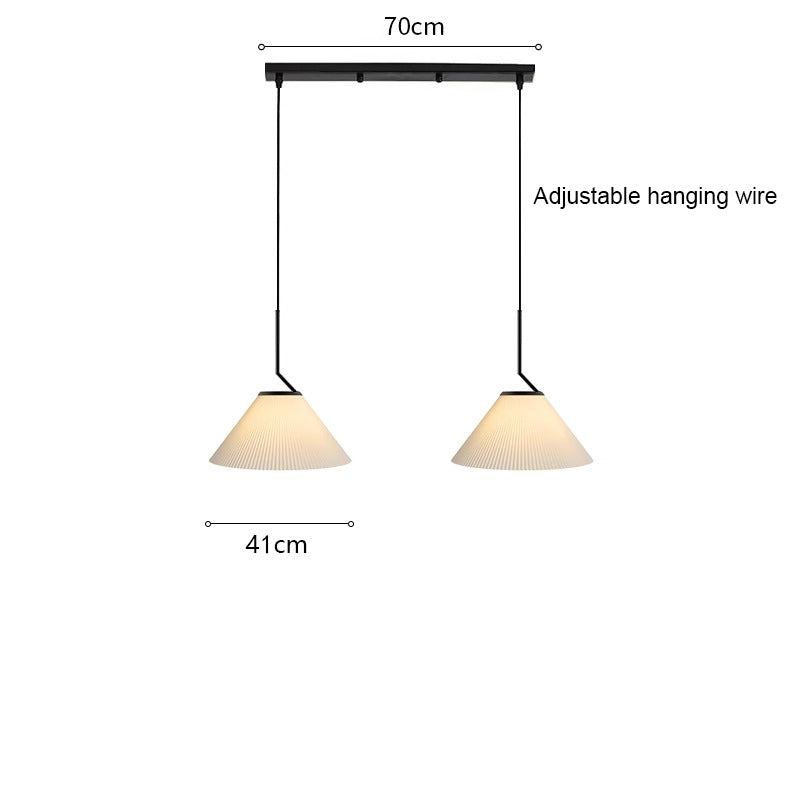 Élégance scandinave : Suspension LED en tissu crème avec design plissé nordique