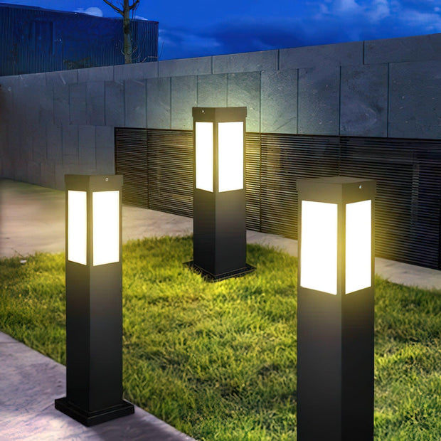 Kuzco Sleek Outdoor Marker Lamp – Contemporary aluminum design with integrated LED lighting