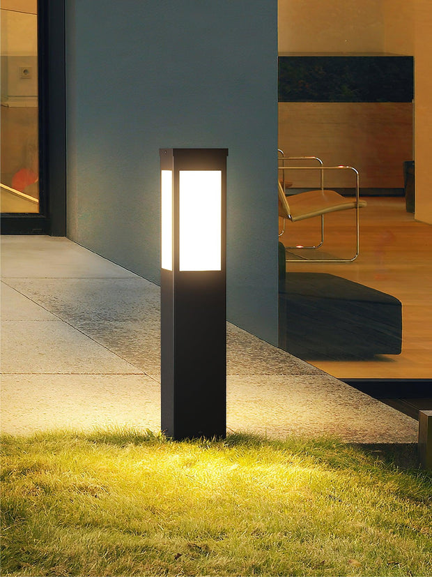 Kuzco Sleek Outdoor Marker Lamp – Contemporary aluminum design with integrated LED lighting