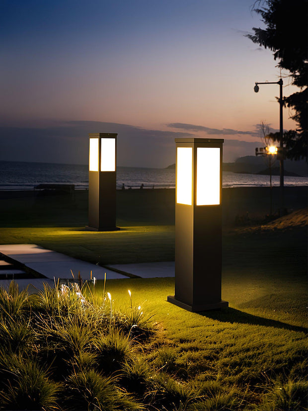 Kuzco Sleek Outdoor Marker Lamp – Contemporary aluminum design with integrated LED lighting