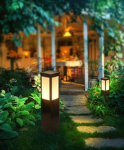 Kuzco Sleek Outdoor Marker Lamp – Contemporary aluminum design with integrated LED lighting
