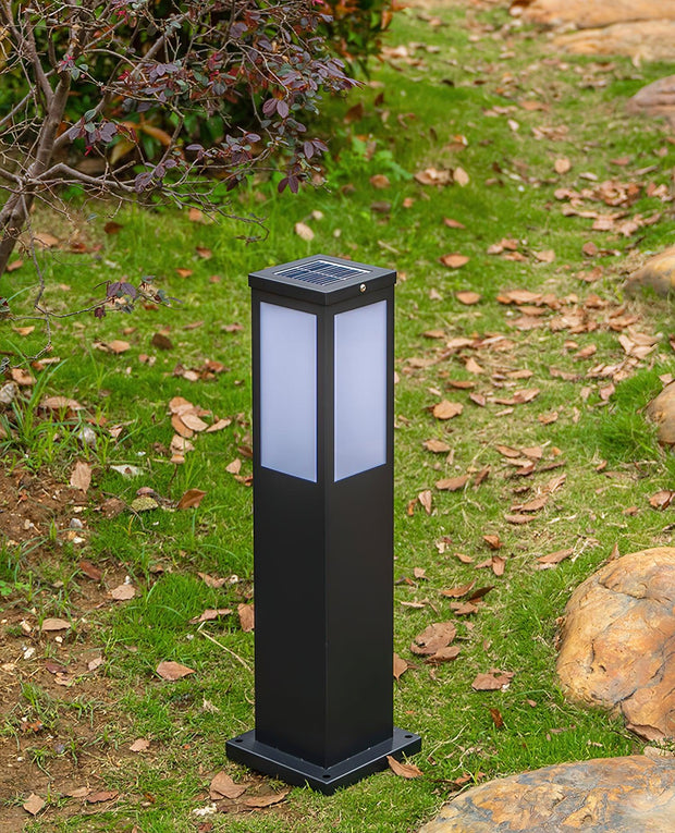 Kuzco Sleek Outdoor Marker Lamp – Contemporary aluminum design with integrated LED lighting