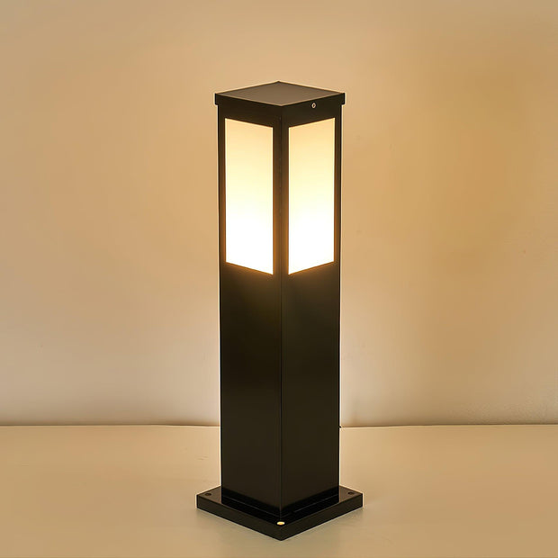 Kuzco Sleek Outdoor Marker Lamp – Contemporary aluminum design with integrated LED lighting