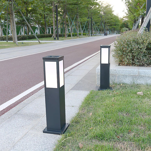 Kuzco Sleek Outdoor Marker Lamp – Contemporary aluminum design with integrated LED lighting