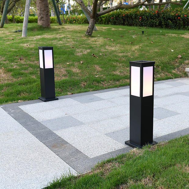 Kuzco Sleek Outdoor Marker Lamp – Contemporary aluminum design with integrated LED lighting