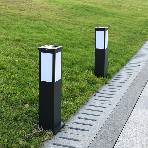 Kuzco Sleek Outdoor Marker Lamp – Contemporary aluminum design with integrated LED lighting