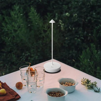 Lampe de table LED sans fil élégante – Stylée, dimmable et parfaite pour les espaces modernes