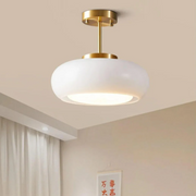 The Glow of Memory – Vintage Light Suspension for an Elegant and Timeless Atmosphere