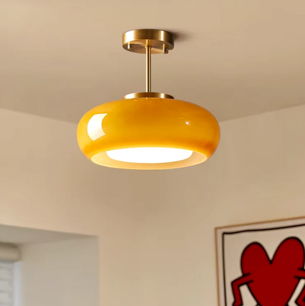 The Glow of Memory – Vintage Light Suspension for an Elegant and Timeless Atmosphere