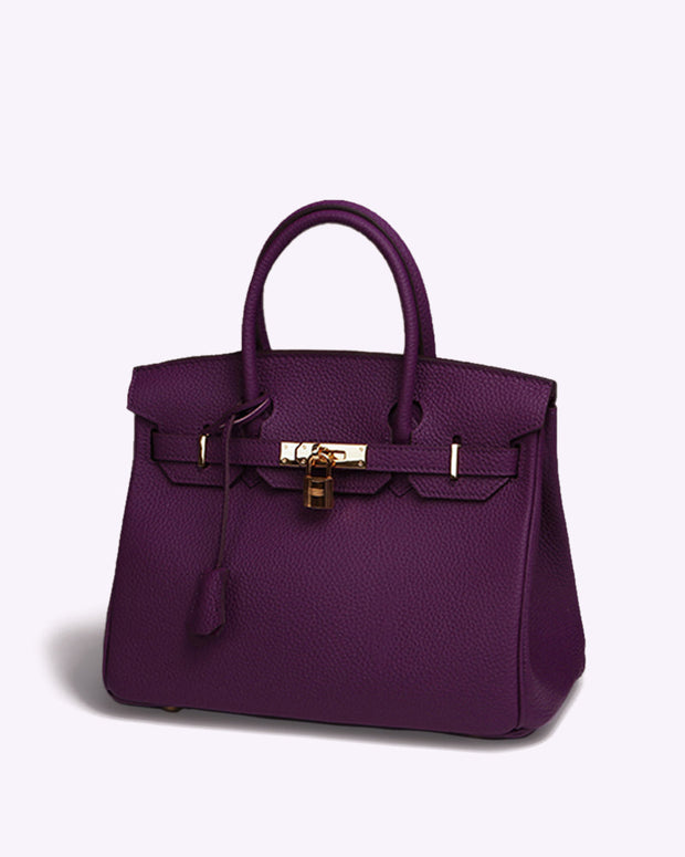 Luxurious leather shoulder bag - A perfect blend of timeless style and practicality