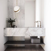 Crescent moon-shaped LED chandelier – Contemporary chic in acrylic and brass finish
