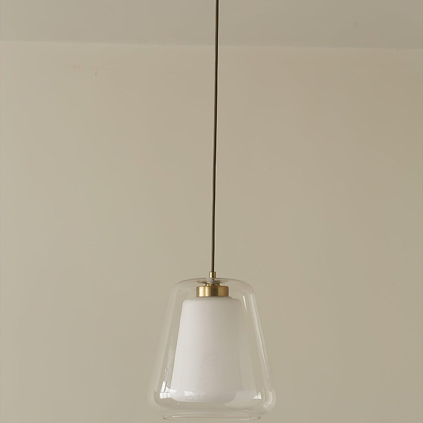 Suspension en verre Lucinda Élégante - Style contemporain LED avec base en métal robuste