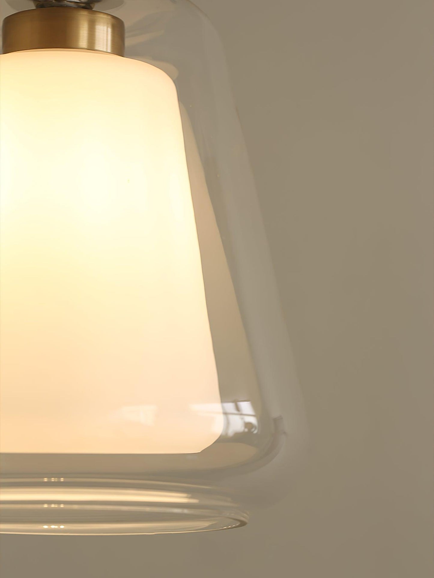 Suspension en verre Lucinda Élégante - Style contemporain LED avec base en métal robuste