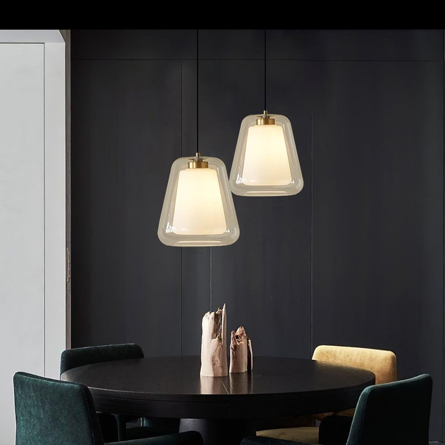 Suspension en verre Lucinda Élégante - Style contemporain LED avec base en métal robuste