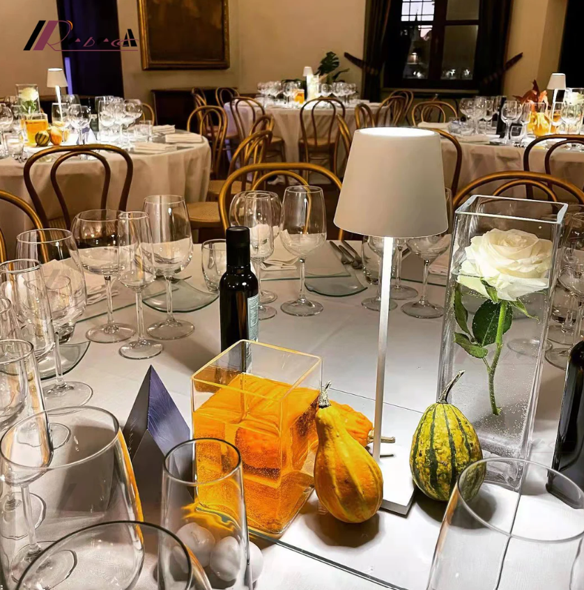 Draadloze Oplaadbare LED Tafellamp LumiPort – Veelzijdige Dimbare Verlichting voor Elke Sfeer