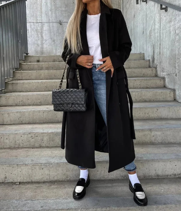 Dubbeknoops wollen mantel voor dames – elegant en warm voor de winter