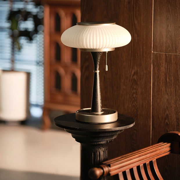Lampe de table Matsutake – Design éco-chic avec des éléments en métal, bois et verre
