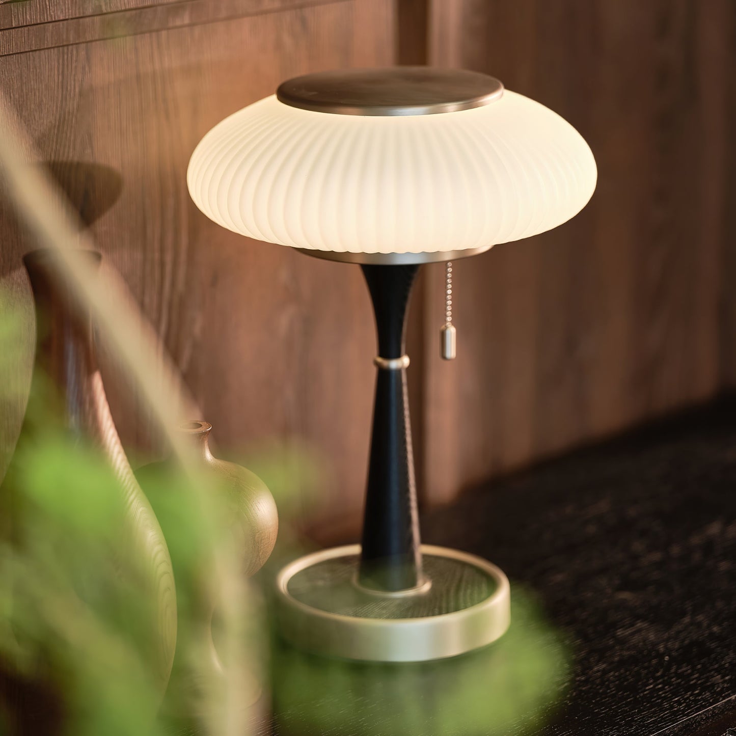 Lampe de table Matsutake – Design éco-chic avec des éléments en métal, bois et verre