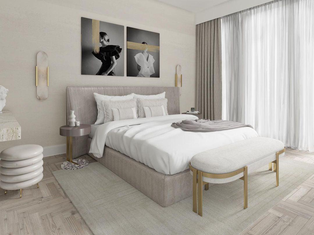 Väggapplikation i förlängd och elegant alabaster - Stilfull elegans med chic mässingsdetaljer