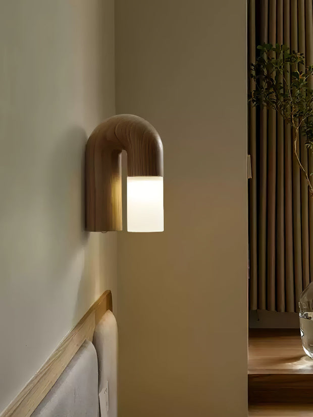 Elegant Arcus Wooden Wall Sconce – Chic LED Light Combining Wood and Metal for a Sophisticated Modern Look