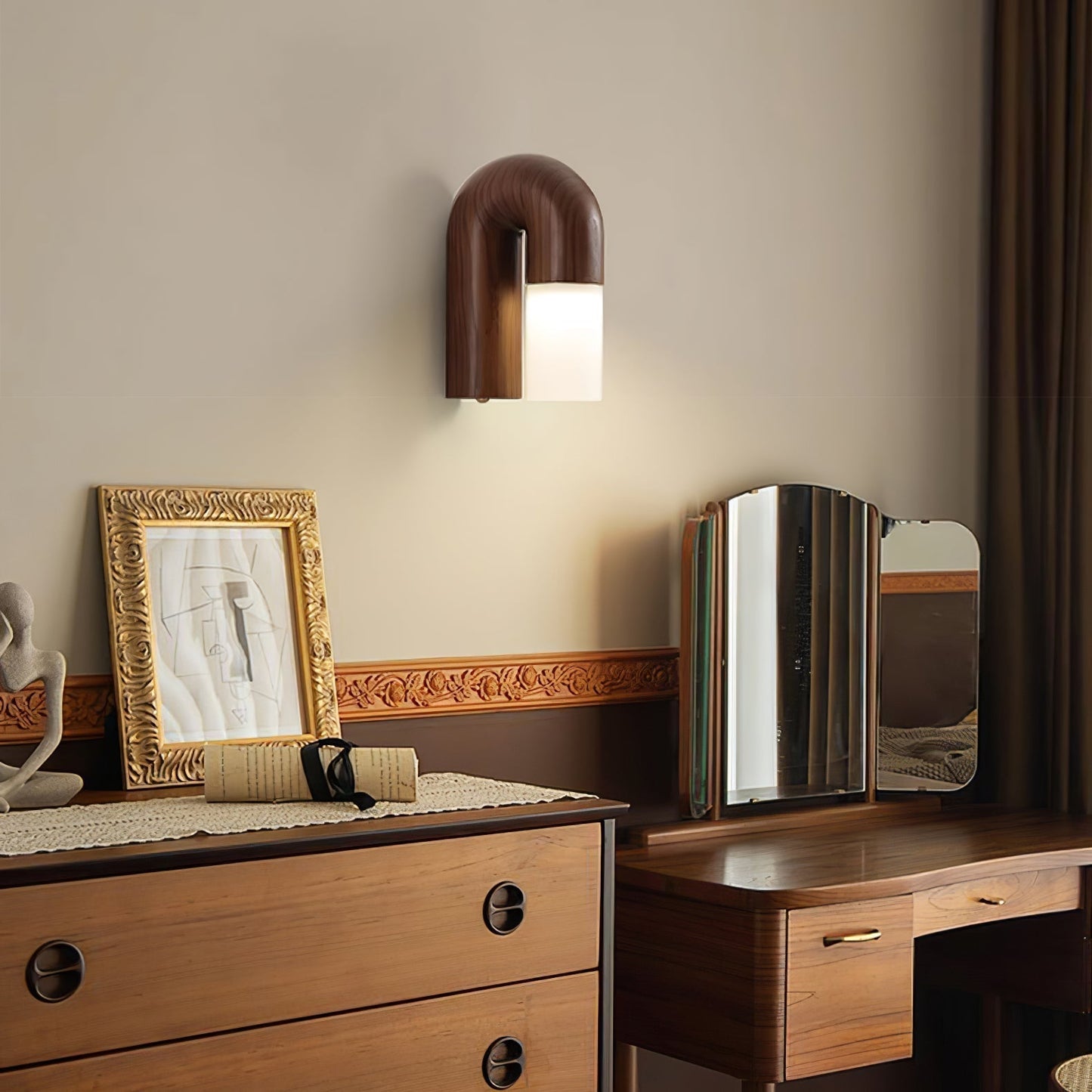 Applique Murale Arcus en Bois Élégante – Luminaire LED Chic Alliant Bois et Métal pour un Look Moderne Sophistiqué