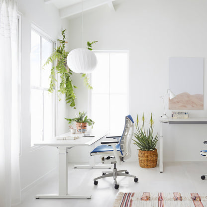 Nordische Chic Hangstoel – Elegant Hout- en Stalen Ontwerp Perfect voor Verfijnde Ruimtes